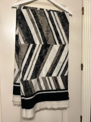 Fular Zara Rayas Geométricas