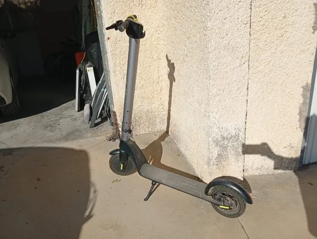 Patinete Eléctrico Cecotec Bongo