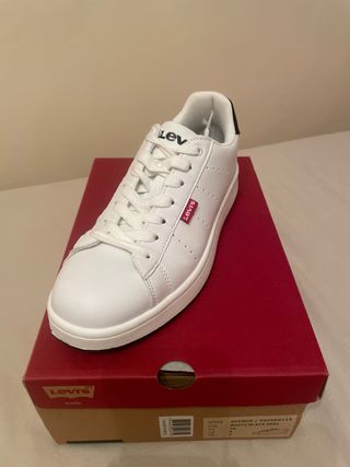 Zapatillas Levi's Kids Avenue Blancas y Negras
