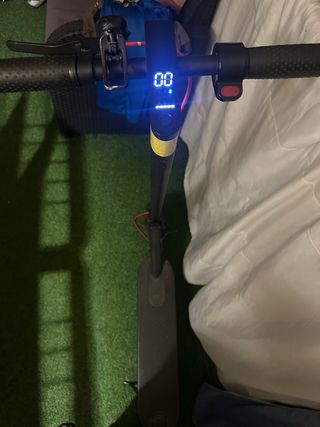 Patinete eléctrico trucado en buen estado