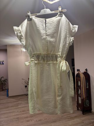 Vestido blanco con lazada