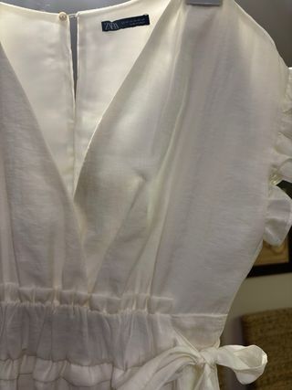 Vestido blanco con lazada