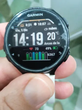 Garmin 735xt.