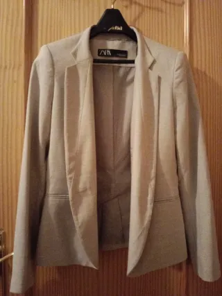 Chaqueta Zara Beige