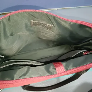 Mochila Portátil Roja con Accesorios