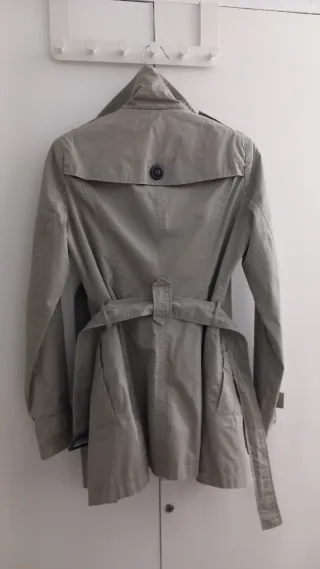 Gabardina Stradivarius Beige Talla S