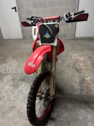 Moto de Cross Honda Roja