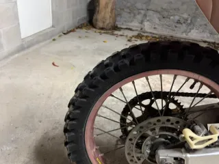 Moto de Cross Honda Roja