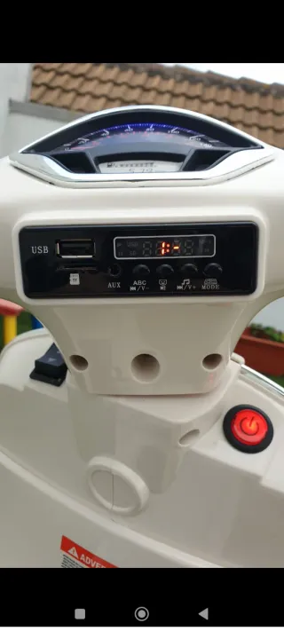 Vespa batería Infantil Beige