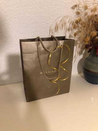 Bolsa de regalo Bvlgari dorada