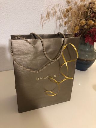 Bolsa de regalo Bvlgari dorada
