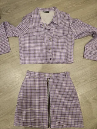 Conjunto SHEIN cuadros lila crop top y falda