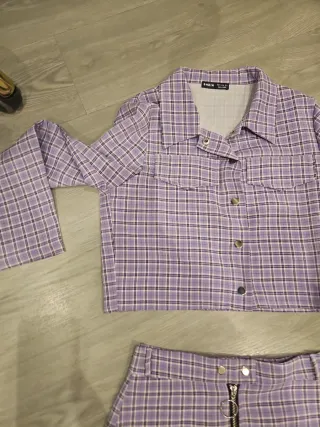 Conjunto SHEIN cuadros lila crop top y falda