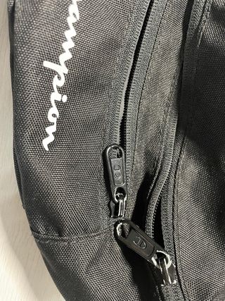 Riñonera Champion Negra