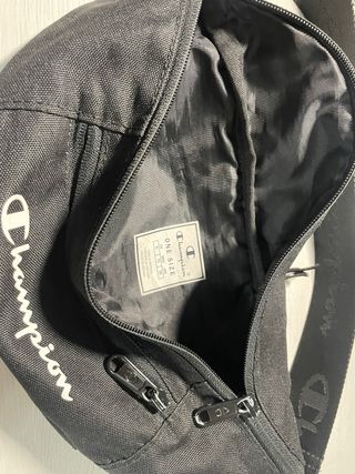 Riñonera Champion Negra