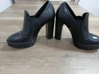 Zapatos negros tacón