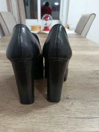 Zapatos negros tacón