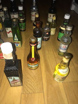 Collezione Bottiglie Miniatura Anni '80