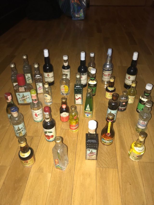 Collezione Bottiglie Miniatura Anni '80