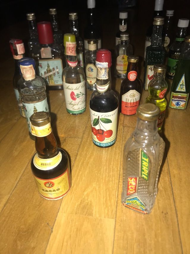 Collezione Bottiglie Miniatura Anni '80