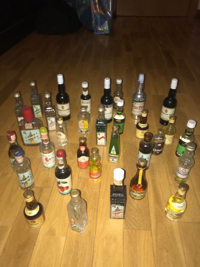 Collezione Bottiglie Miniatura Anni '80