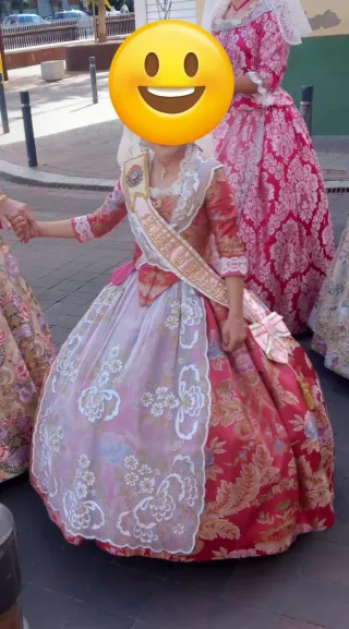 Traje de Fallera con Manteletas