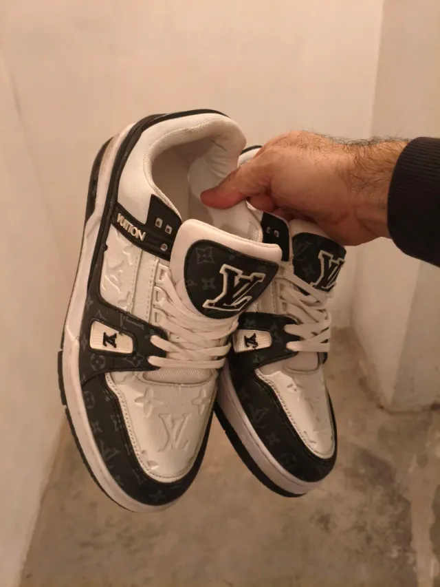 Louis Vuitton Zapatillas Talla 43 tirando a 42