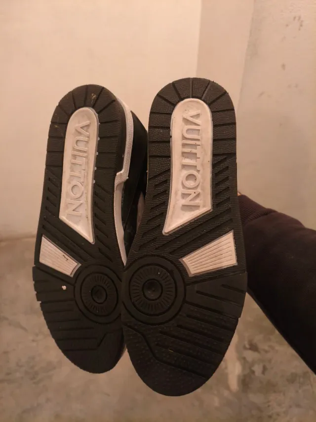 Louis Vuitton Zapatillas Talla 43 tirando a 42