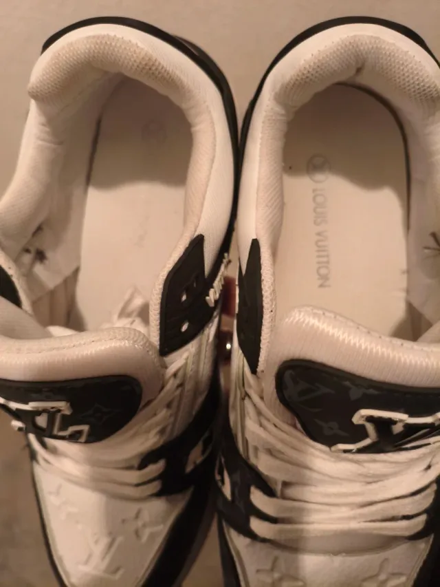 Louis Vuitton Zapatillas Talla 43 tirando a 42