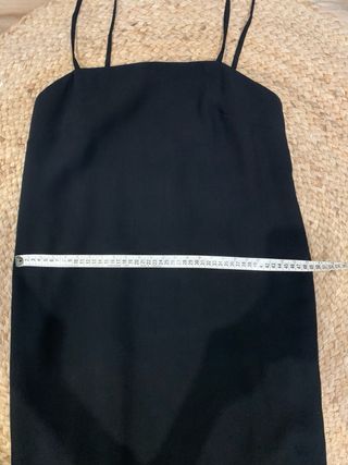 Vestido negro básico tirantes