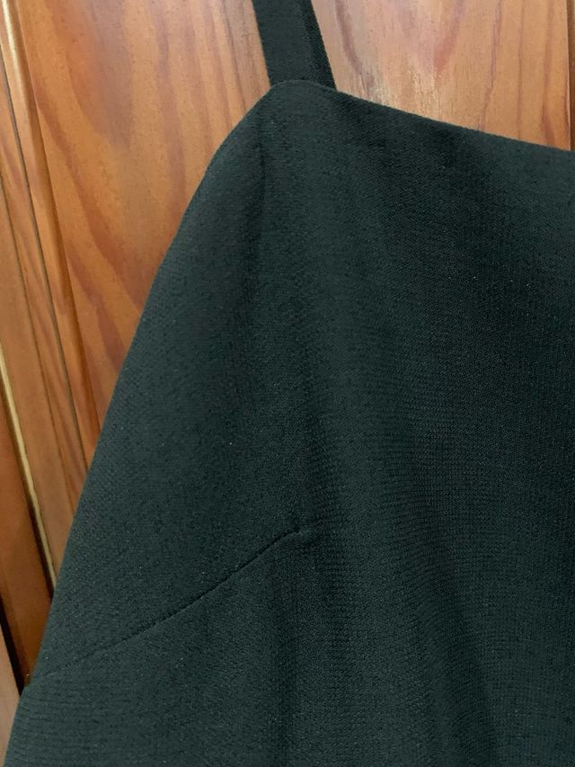 Vestido negro básico tirantes