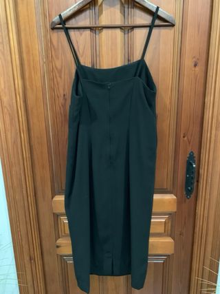 Vestido negro básico tirantes