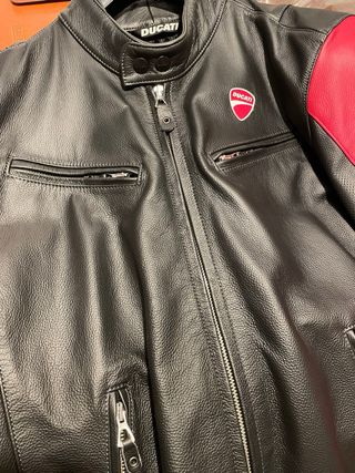 Chaqueta Piel Ducati Dainese Negra/Roja Talla 52