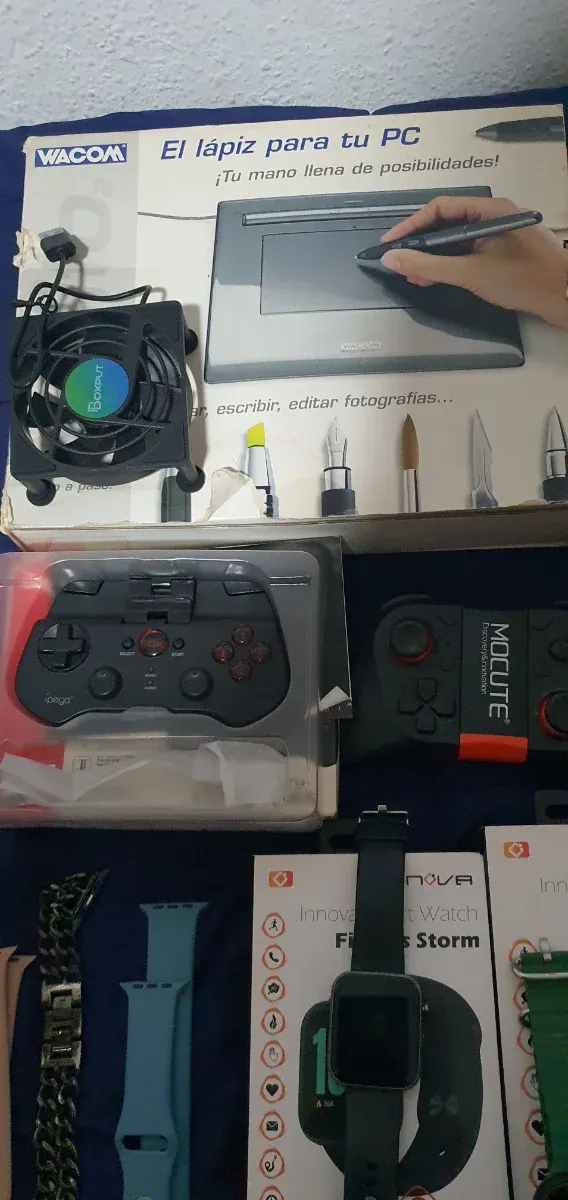 Lote Electrónica: Auriculares, Smartwatch, Mando