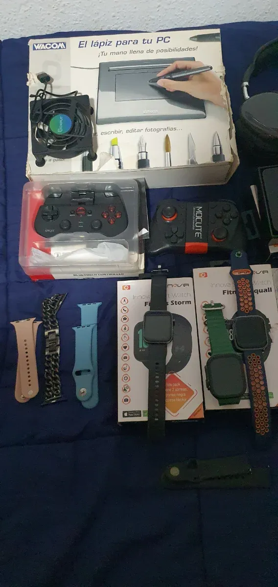 Lote Electrónica: Auriculares, Smartwatch, Mando