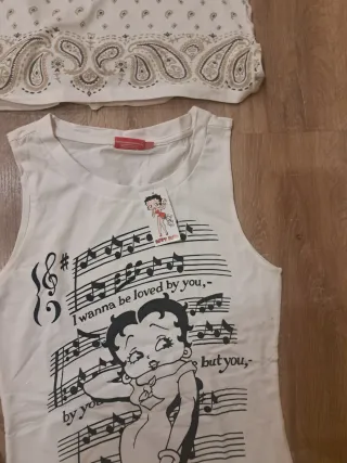 Camisetas nuevas, talla S