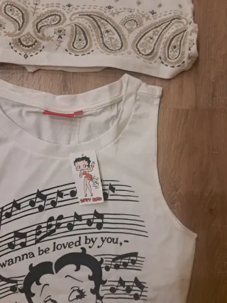 Camisetas nuevas, talla S