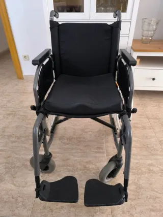 Silla de ruedas B&B S-ECO2 plegable.