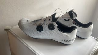 Bicicleta Megamo Raise 20 + zapatos SPECIALIZED