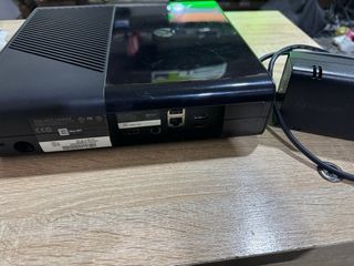 Xbox 360 E 250GB Negra