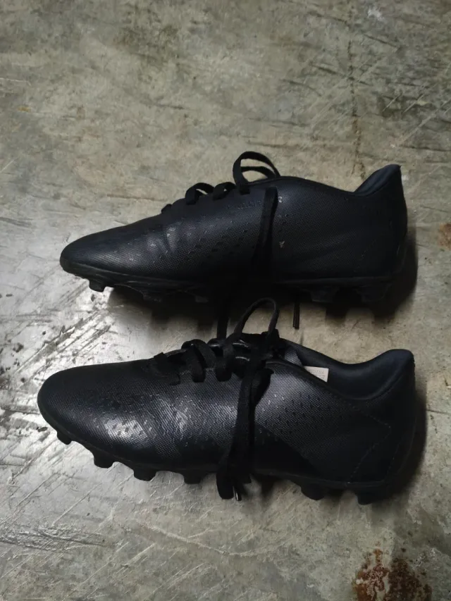 Botas de fútbol Adidas Negras solo un uso
