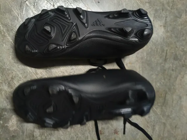 Botas de fútbol Adidas Negras solo un uso