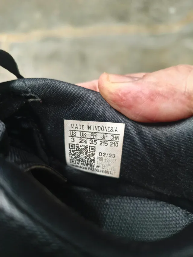 Botas de fútbol Adidas Negras solo un uso