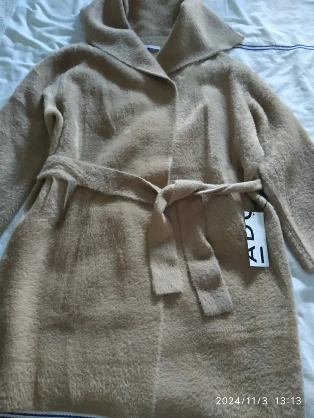 Abrigo Adolfo Domínguez Beige , tipo batin.