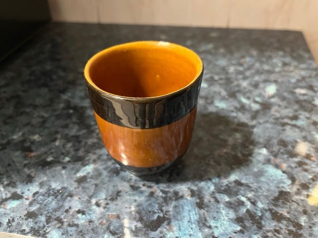 Jarra y 4 vasos de vino de cerámica