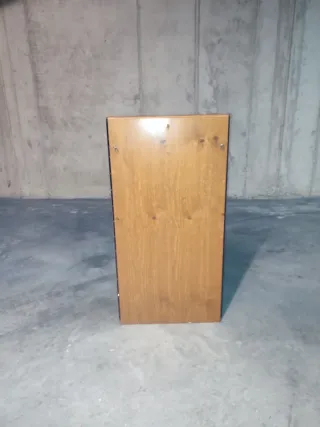 Espejo de madera con marco curvo