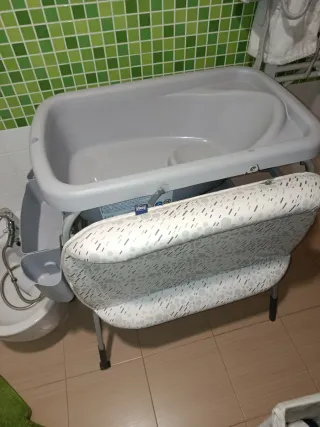 Bañera y cambiador bebé Chicco.