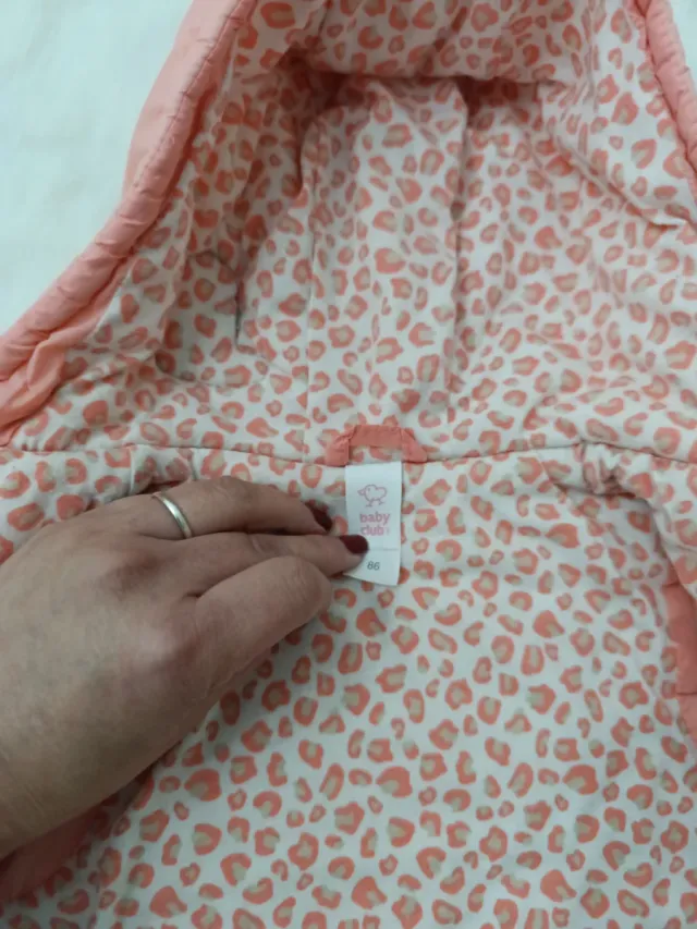 Chaleco niña rosa con capucha