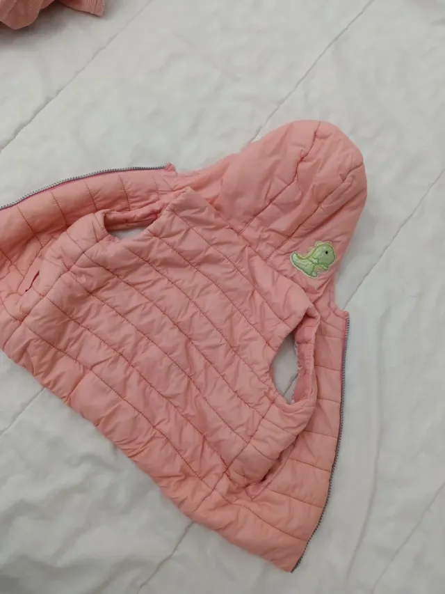 Chaleco niña rosa con capucha