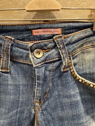 Vaqueros Fornarina mujer con tachuelas